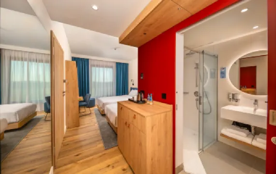 Hampton by Hilton Wroclaw Airport Hôtels à : 