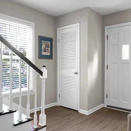3 bdrm located between Sullivan’sIsland Beach and Downtown Chs