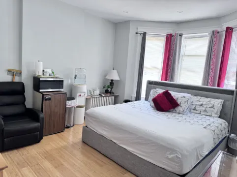 Private 2 Bedrooms, New Shower Bathroom, Massage Seat, Parking