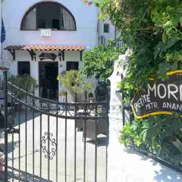 Pettite Morfo Hotel Exterior