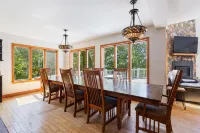 The Heights - Mountain Views, Hot Tub, Pool 10 Bedroom Home
