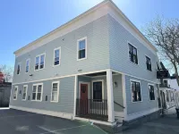 Cheerful 1 Bed/ 1 Bath On Historic Pelham St - Unit 3 1 Bedroom Home - Bungalows
