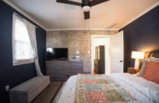 Newly renovated Carriage House, on lovely property near Intercourse, PA