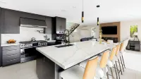 Seal Beach Escape by Avantstay Modern Home + Fireplace Prvte Courtyard + Walk to Beach + Dining - Wifi