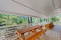Modern Treehouse Vibes Close to Club and Lake - Boutique
