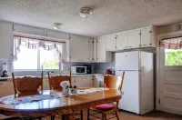 Charming Tropic Home by a Farm Near Bryce Canyon! - parking