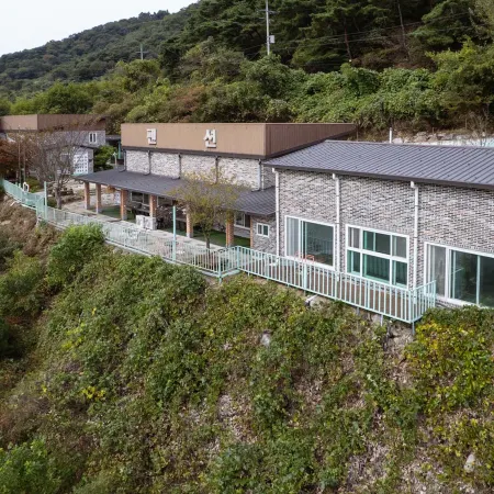 Party Room Lake Pension in Jeongeup