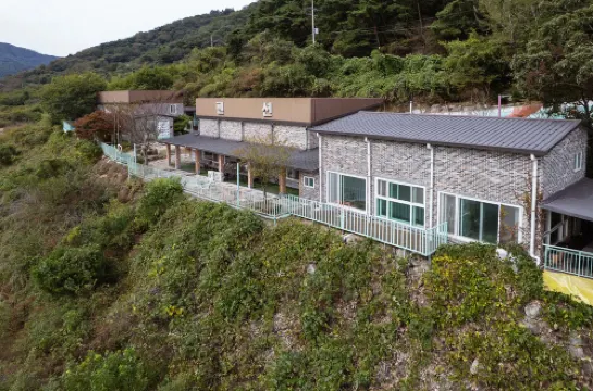 Party Room Lake Pension in Jeongeup