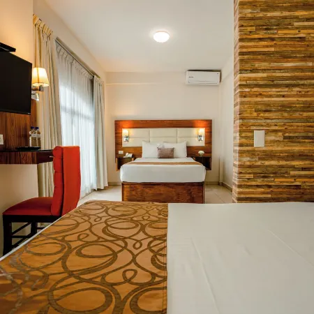 Hotel San Miguel, en El Centro - Desayuno Gratis