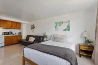 Skyline Island Stay-2 Adjoining Studios
