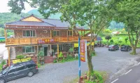 Wonju Flower Pension - Kitchens
