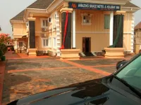 Amazing Grace Hotel and Holiday Ltd Hôtels à : Asaba