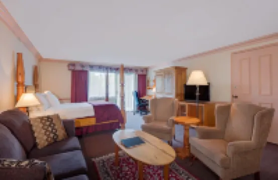 Ramada by Wyndham Pinewood Park Resort North Bay