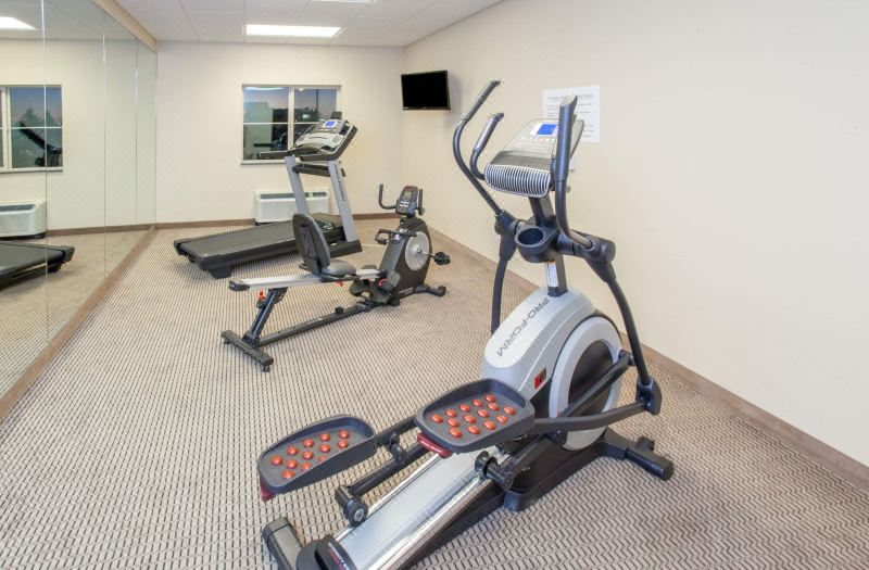 Baymont by Wyndham Grand Forks photo 2