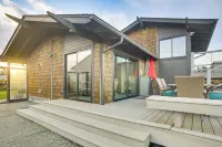 Sequim Shoreline Retreat w/ 2 Decks: Dogs Welcome! - 3 estrellas