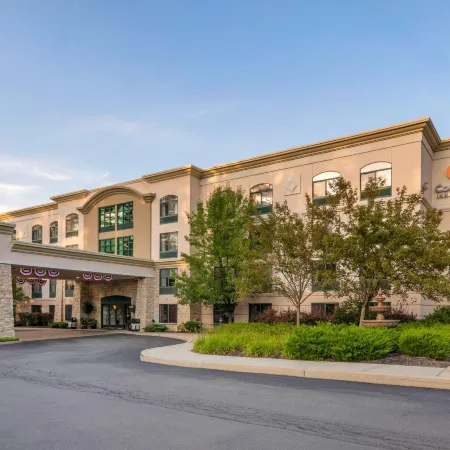 Comfort Inn & Suites Lake George Отели рядом с достопримечательностью «Форт Уильям Генри»