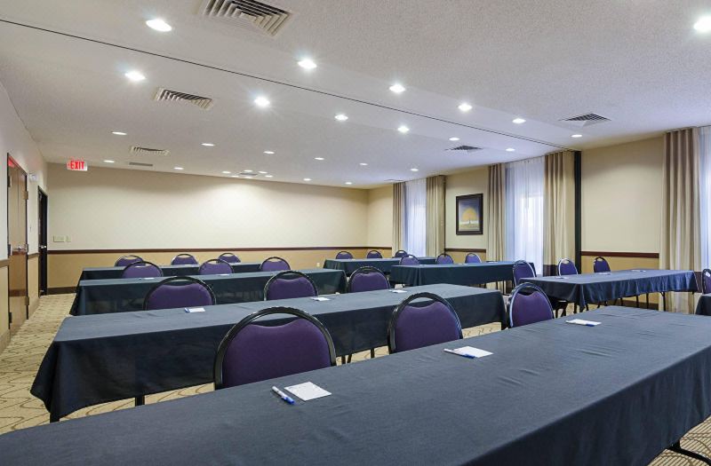 Comfort Inn & Suites photo 4