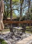 Walk to Main St, Game Room w/Arcade Cozy Cottage Sleeps 6