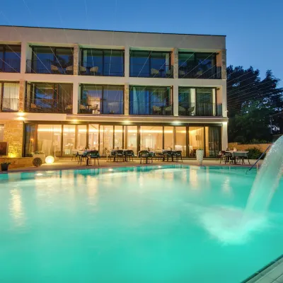 Hotel Arupinum Hotels near Balbi Arch