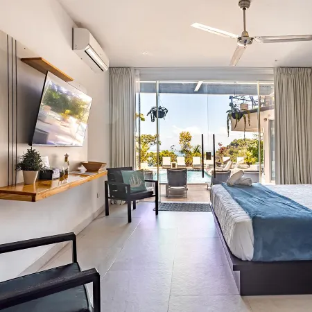 Vista Ocean Suites