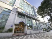 Jeju Parkside Tourist Hotel Hotels near Samda Park