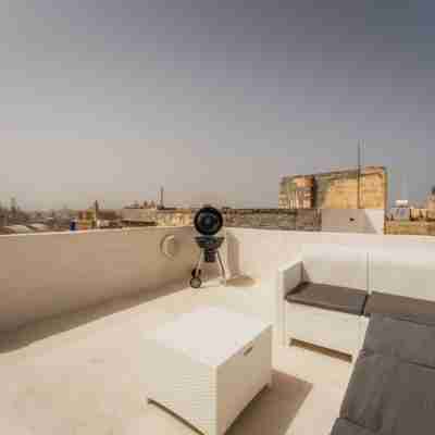 Charming Bormla Stay Terrace BBQ Pool Table Others