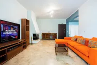 Spacious 144sqm flat near Mount Ymittos