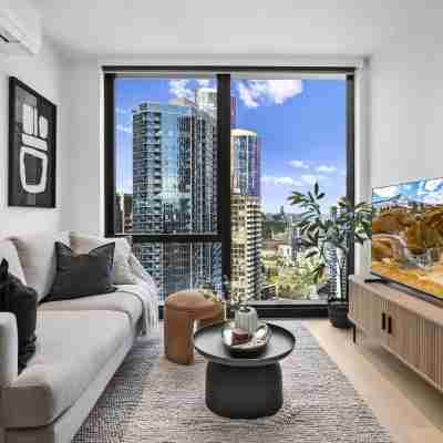 Stylish 2-bed Apartment With Modern Amenities Rooms