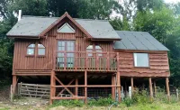 Monkton Wyld Court Hotele w: 