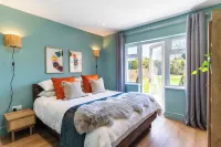 Woodstock - 3 Bed Luxury Bungalow House - Homestays