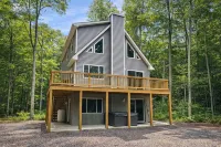 Hot Tub • Game Room • Firepit • Private 2 Acres • Poconos • Pet Friendly