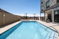 @HOME by Best Western St. George - Rooftop Pools