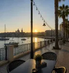 Exclusive Maisonette Retreat off the Seafront