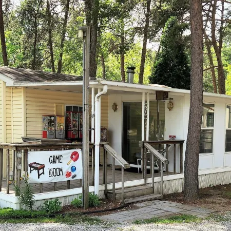 Elkhart RV Resort Отели в г. Харрис Тауншип