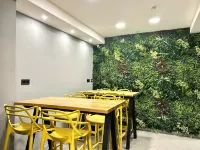 ZUR Boutique Hostel