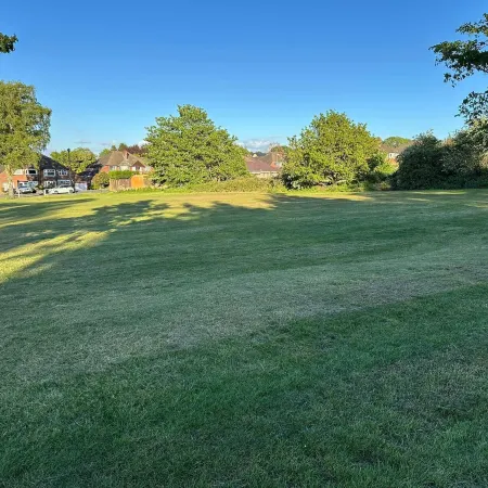 Stylish 2 Bed Flat Parking Sutton Coldfield Отели в г. Саттон-Колдфилд
