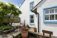 Maggie Puddle Cottage