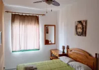 La Palma Hostel by Pension Central - parking