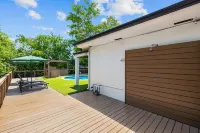 Serenity Villa | Pool · FirePit & Mini Golf