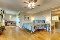 Mtn-view Hilltop Home, 5 Mi to Hendersonville - 4-Sterne