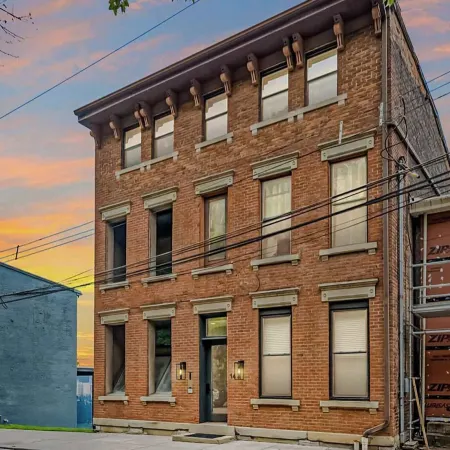 City View Perch Walkable Apt