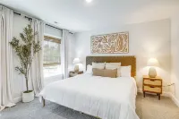 On 4+ Acres! Modern Home w/ Lake Access in Orange - 3 estrellas