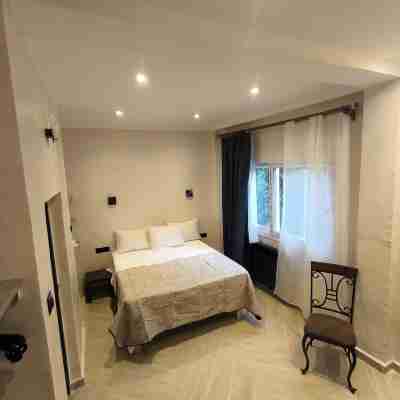 hotel janet Rooms