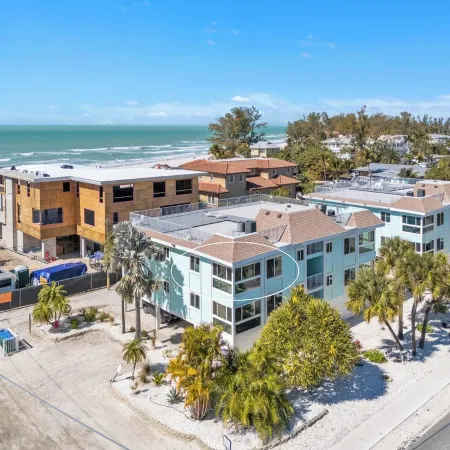 Sandy Cheeks & Barefeet, Gorgeous Interior Gulf Beach Place, Pool, on Beach Side