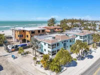 Sandy Cheeks & Barefeet, Gorgeous Interior Gulf Beach Place, Pool, on Beach Side - Pools