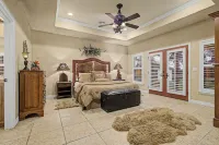 River House 4-bdr Luxury Riverfront Estate - 4-Star