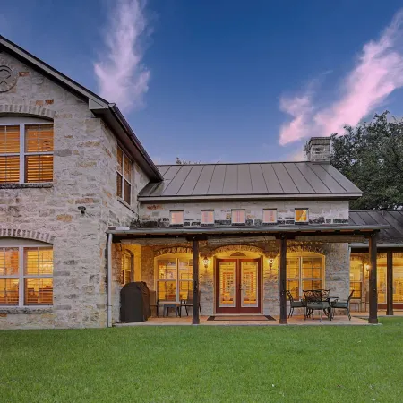 River House 4-bdr Luxury Riverfront Estate