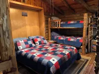 Rustic Oak Log Cabin in the Ponderosa Pines great for a quiet get away. - 2つ星