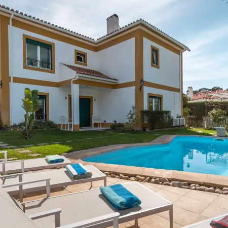 LA1 in Sesimbra With 5 Bedrooms and 4 Bathrooms