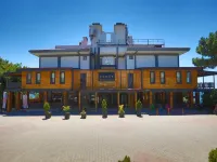 Family Resort Hotel - Pemandangan Pantai